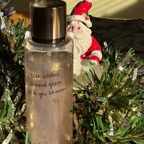 VICTORIA'S SECRET Velvet Petals Shimmer Body Mist - Picture 3 of 6
